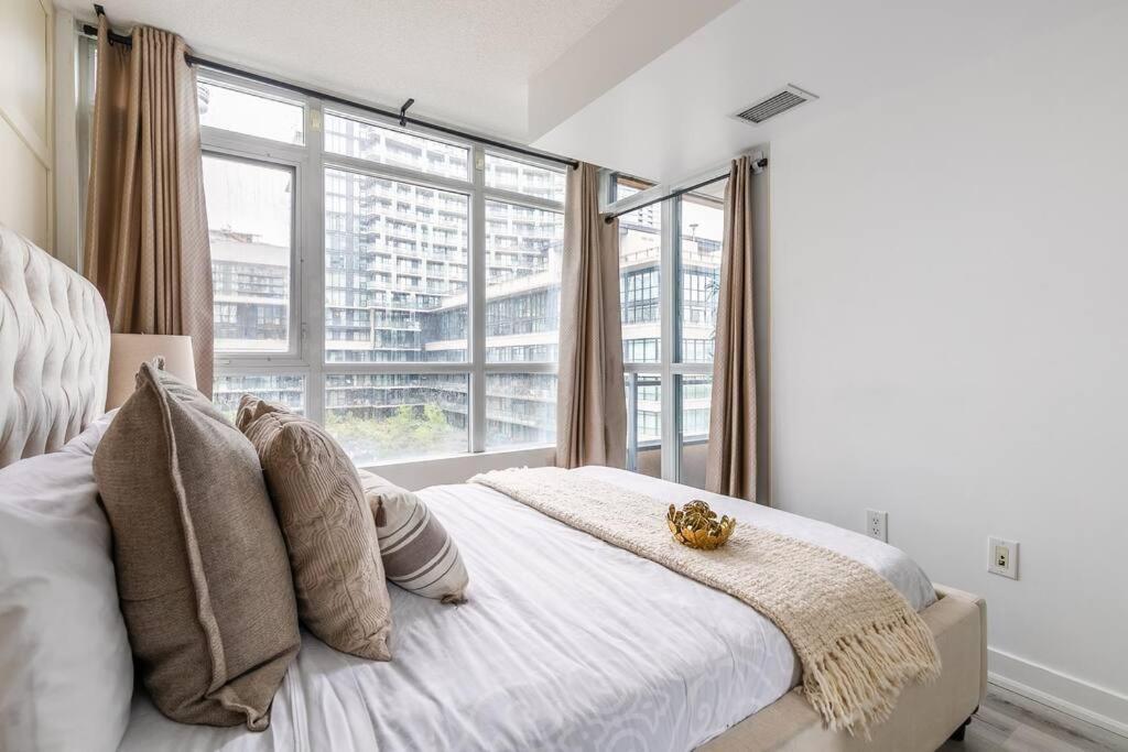 Luxury Suite Downtown Toronto Near Cn Tower Zewnętrze zdjęcie
