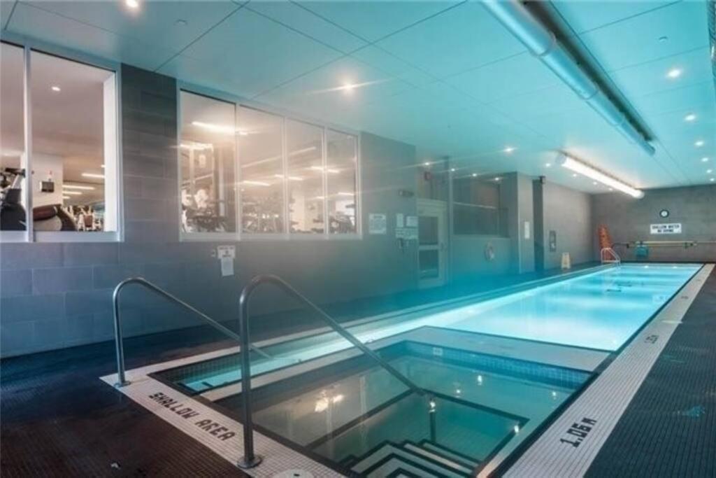 Luxury Suite Downtown Toronto Near Cn Tower Zewnętrze zdjęcie