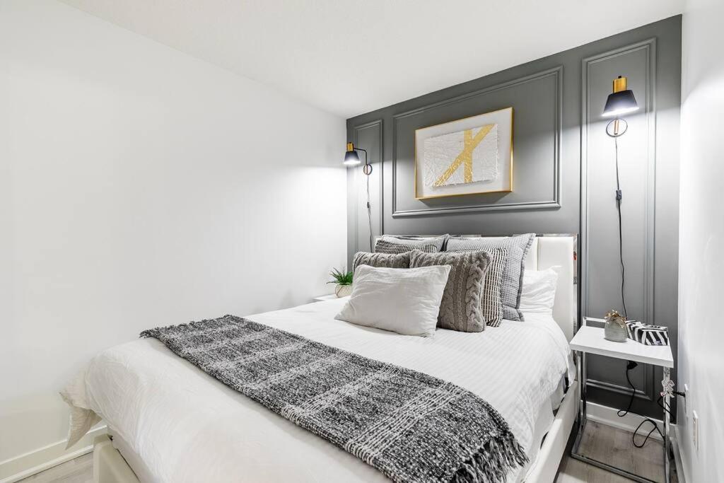 Luxury Suite Downtown Toronto Near Cn Tower Zewnętrze zdjęcie