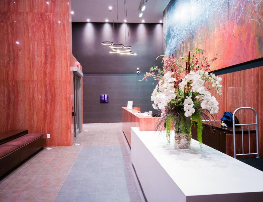 Luxury Suite Downtown Toronto Near Cn Tower Zewnętrze zdjęcie