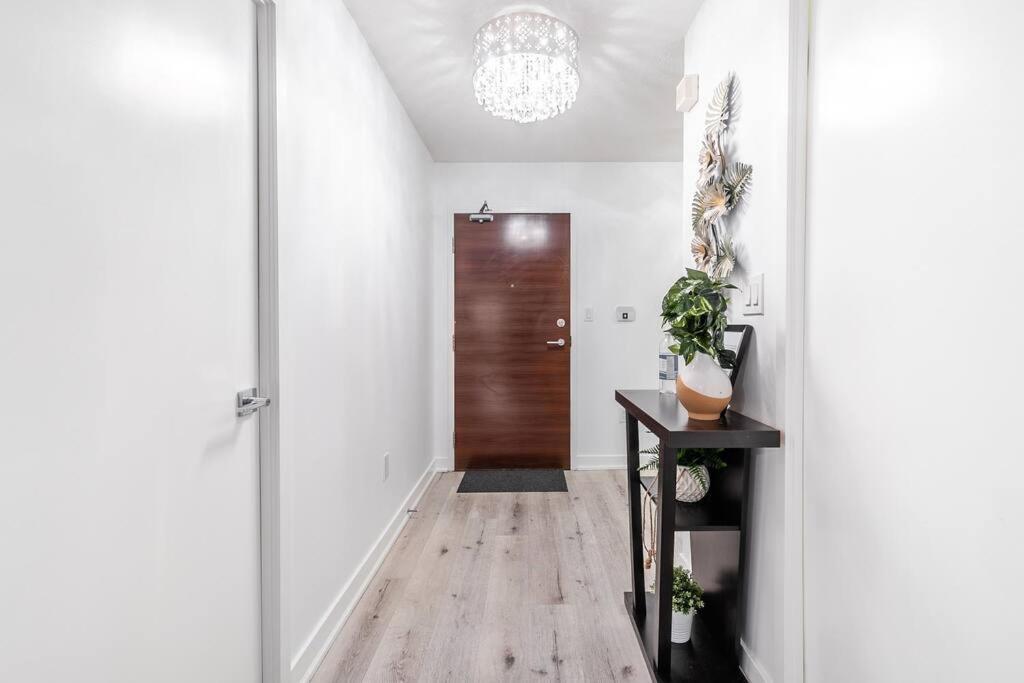 Luxury Suite Downtown Toronto Near Cn Tower Zewnętrze zdjęcie