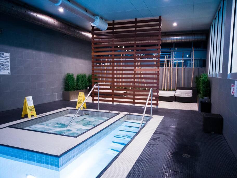 Luxury Suite Downtown Toronto Near Cn Tower Zewnętrze zdjęcie