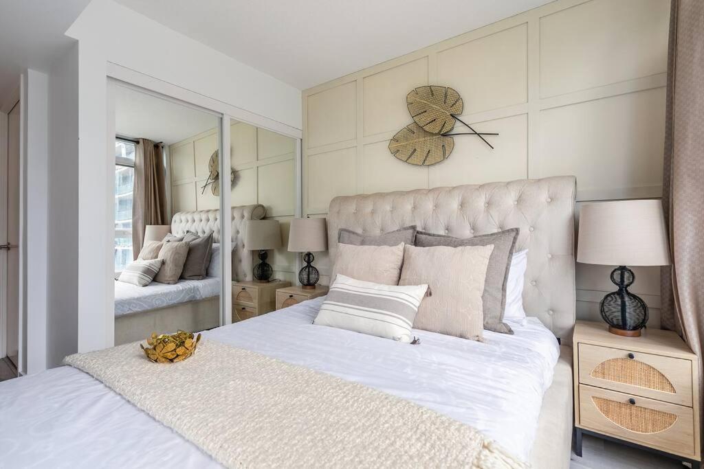 Luxury Suite Downtown Toronto Near Cn Tower Zewnętrze zdjęcie