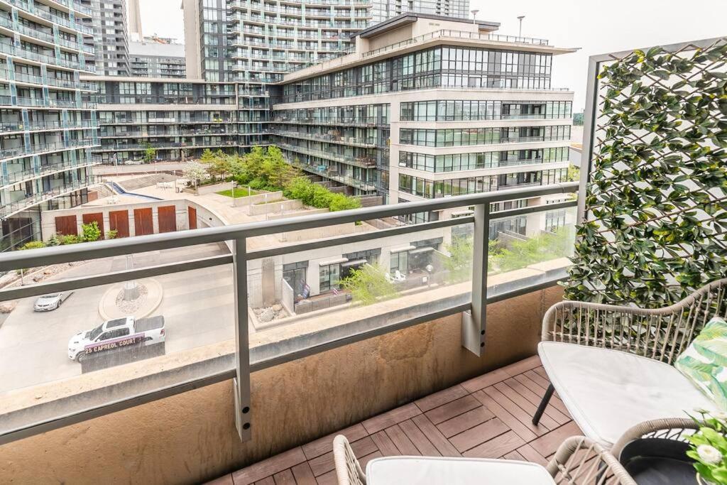 Luxury Suite Downtown Toronto Near Cn Tower Zewnętrze zdjęcie